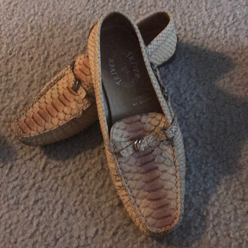 Two shoes - Picture 5 of 5